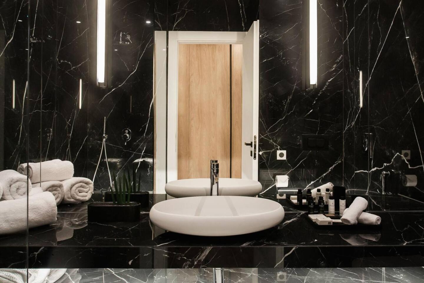 2 Sidebyside Suites In Athens Riviera By The Olon Exterior foto
